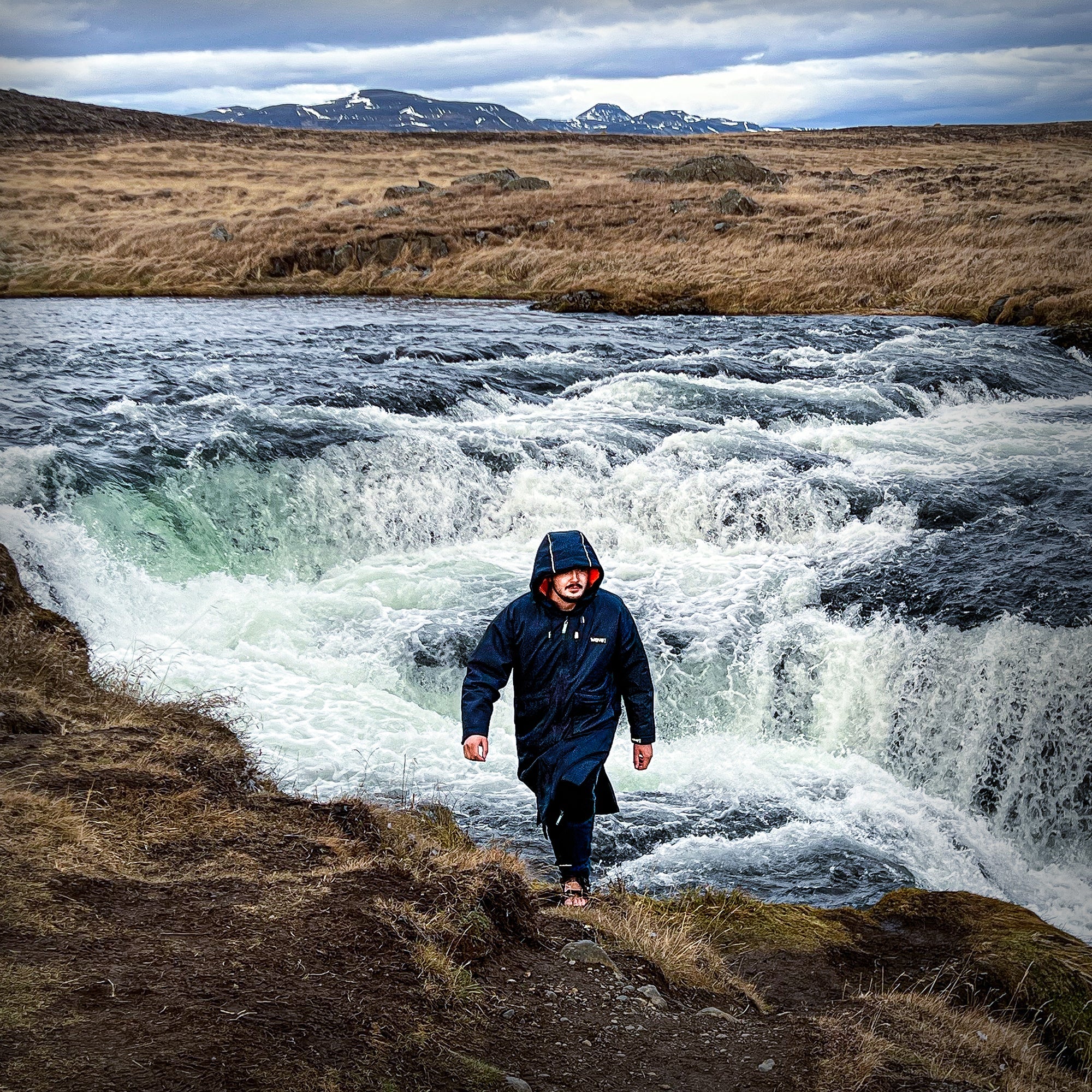 Wave 3 in 1 Waterproof Changing Robe | Unisex | Navy  Wave Sups   